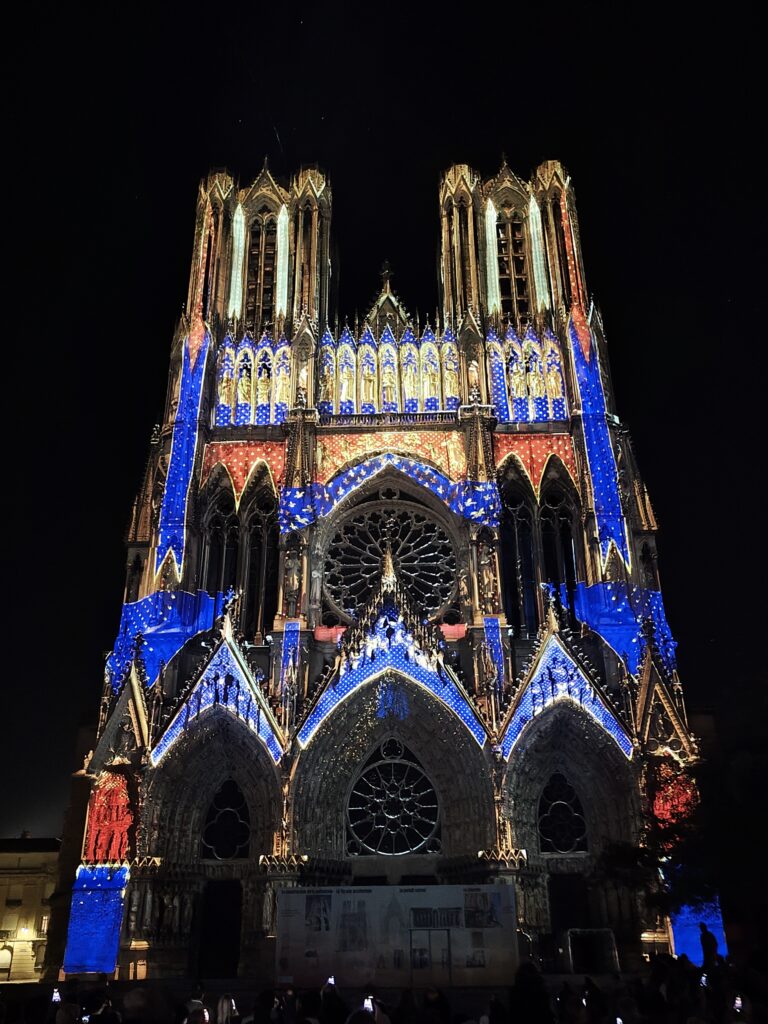 Lichtshow an der Kathedrale von Reims